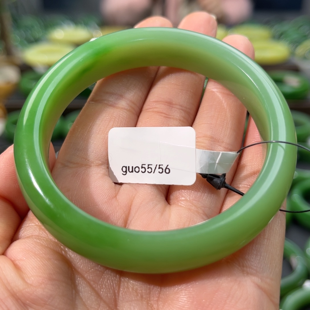 和田玉（碧玉）手镯未镶嵌