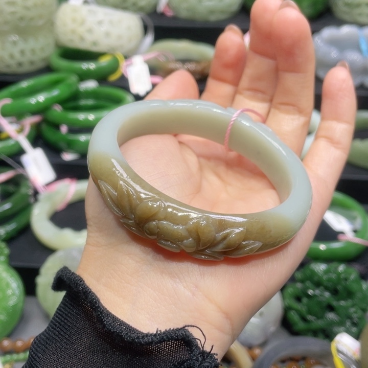 和田玉手镯56+圈口 编号83贵妃镯未镶嵌