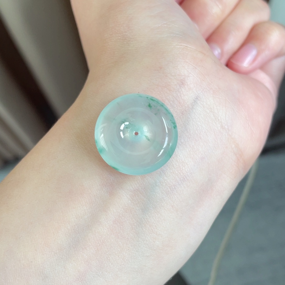 翡翠颈饰未镶嵌扣子