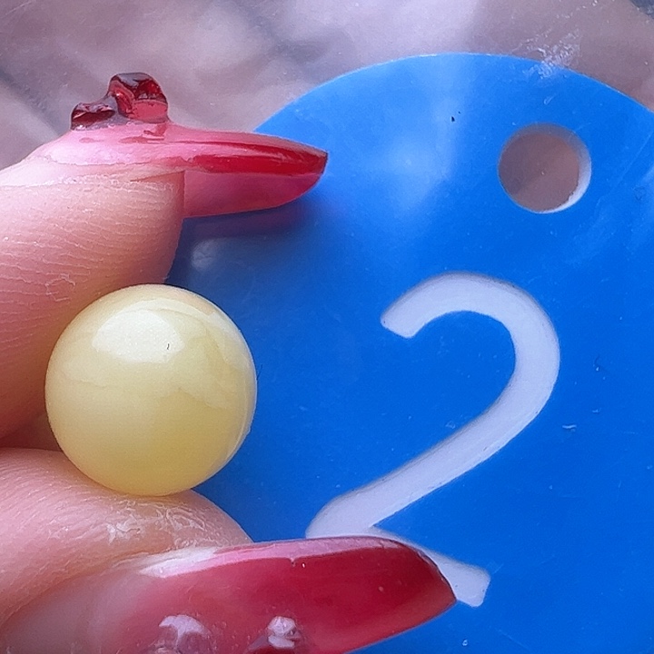 蜜蜡裸石未镶嵌9.3mm 圆珠 微瑕