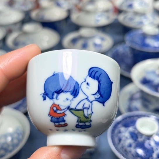 杯手绘釉下彩一口杯