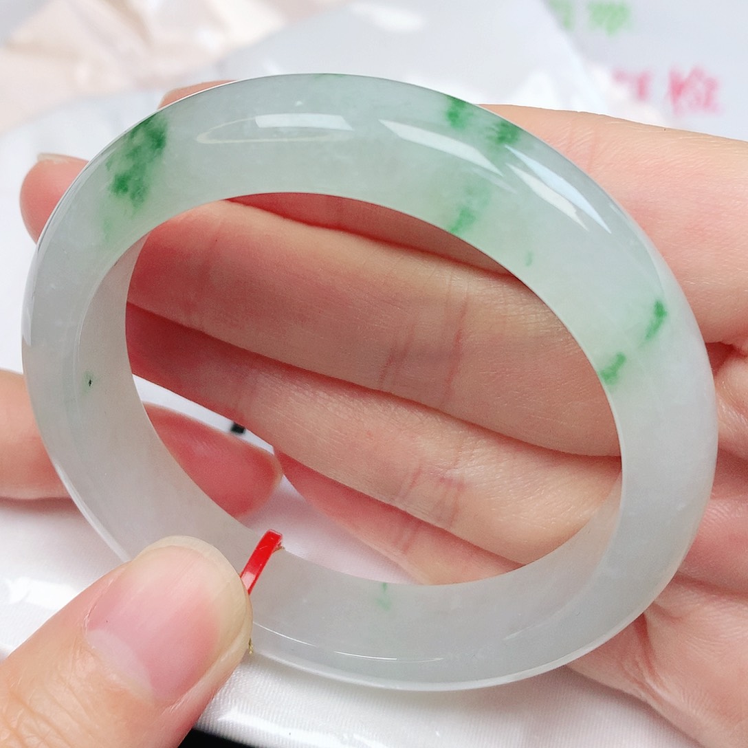 翡翠手镯未镶嵌抖音715