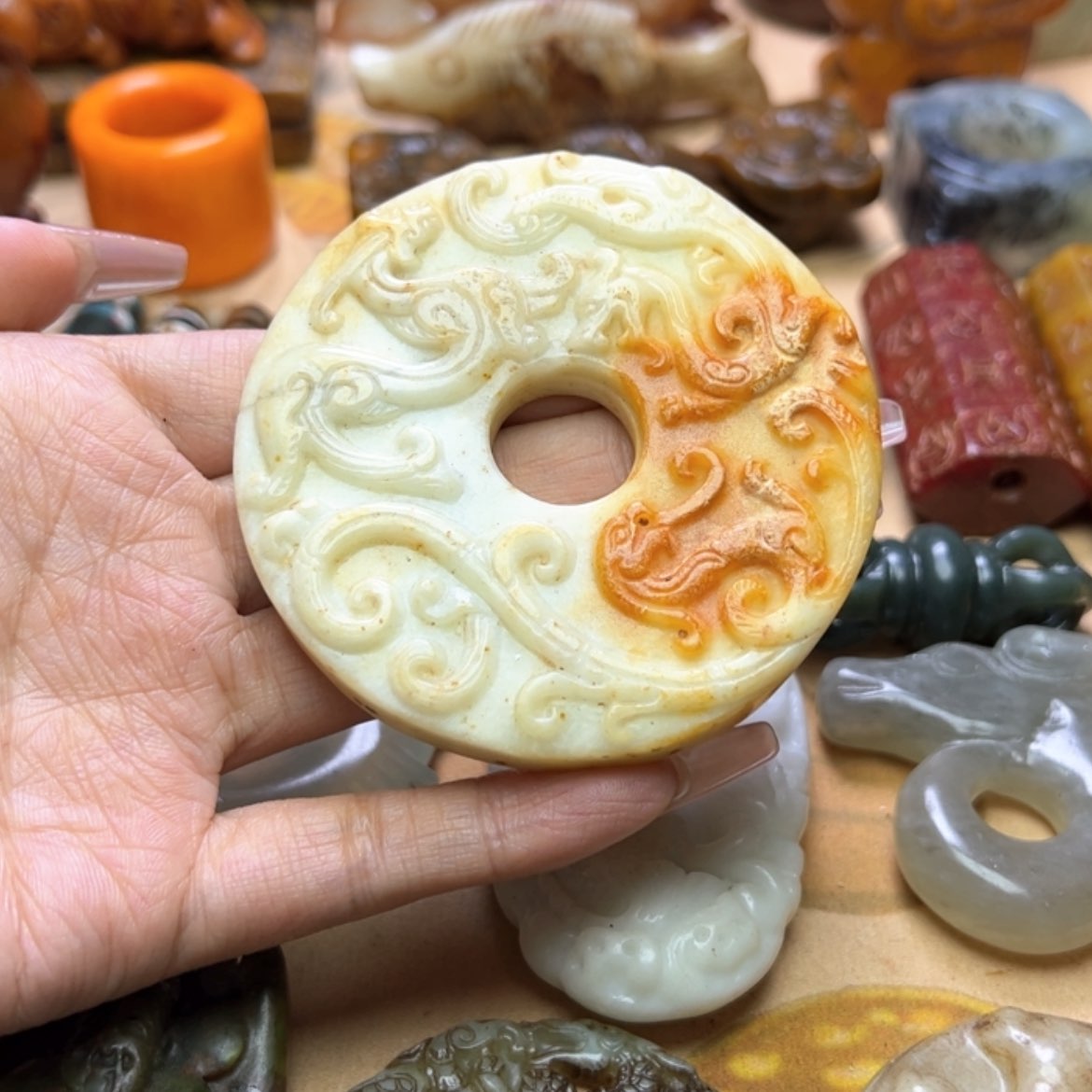【闪购商品】蛇纹石玉颈饰未镶嵌