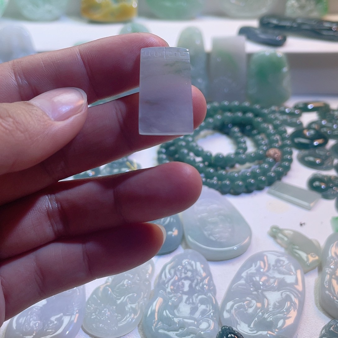 翡翠颈饰未镶嵌翡翠挂件