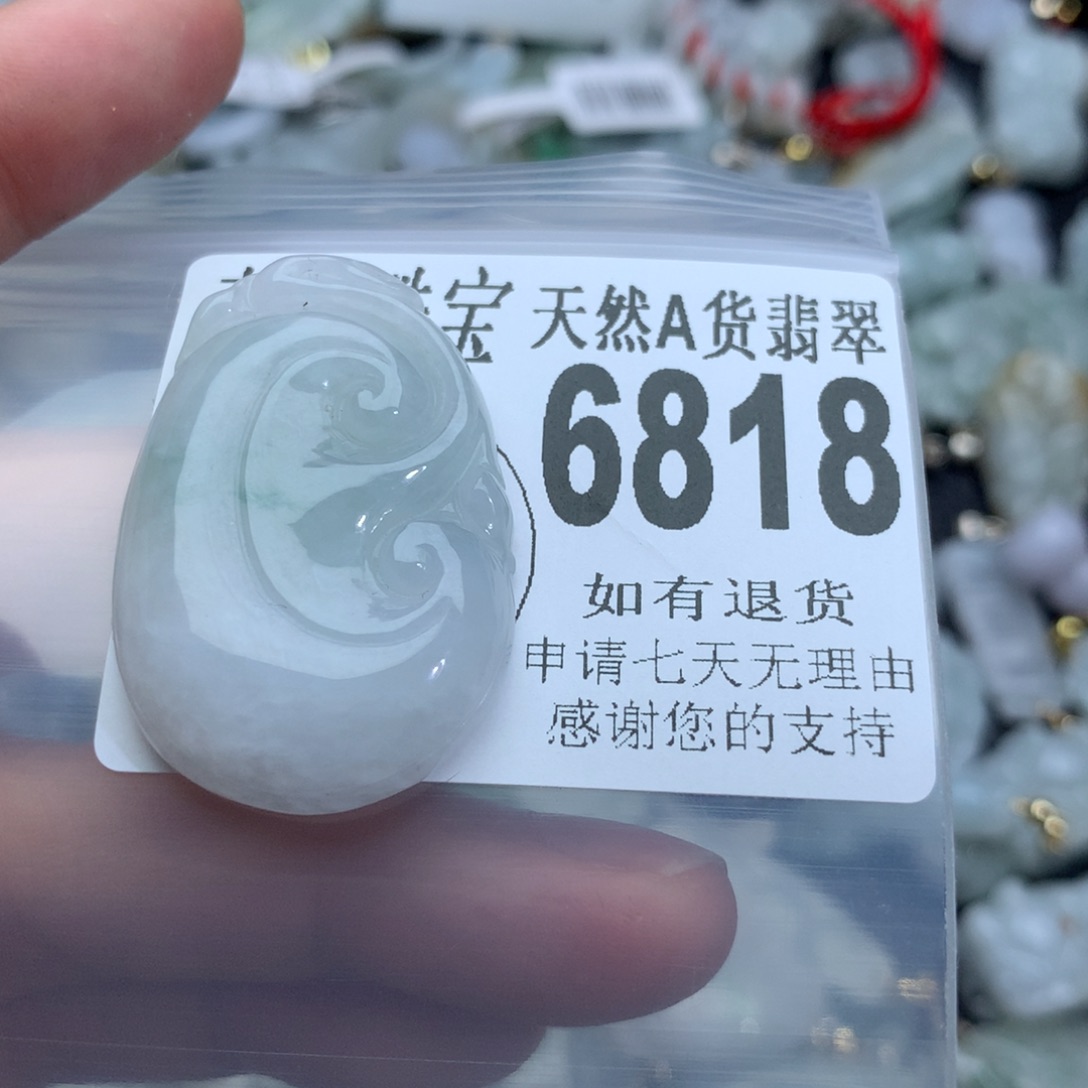 翡翠颈饰未镶嵌6818。