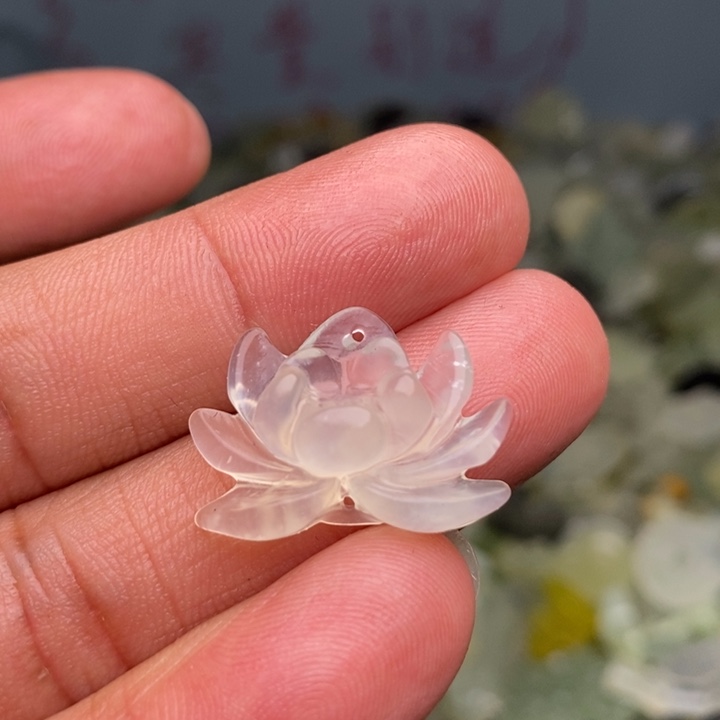 蛇纹石玉颈饰合金87
