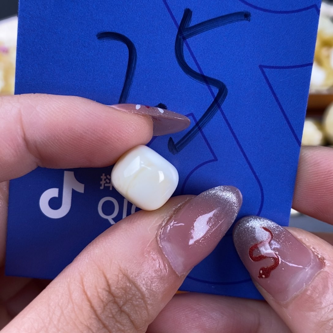 蜜蜡裸石未镶嵌阳****8蜜蜡