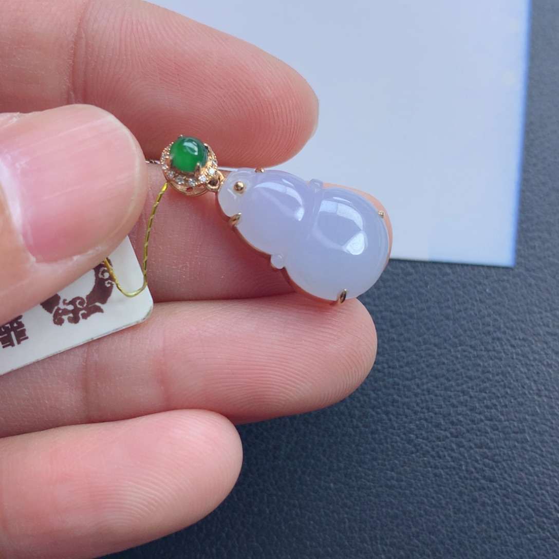 翡翠颈饰未镶嵌葫芦