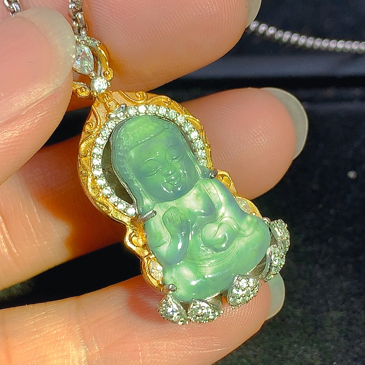 翡翠未镶嵌颈饰翡翠