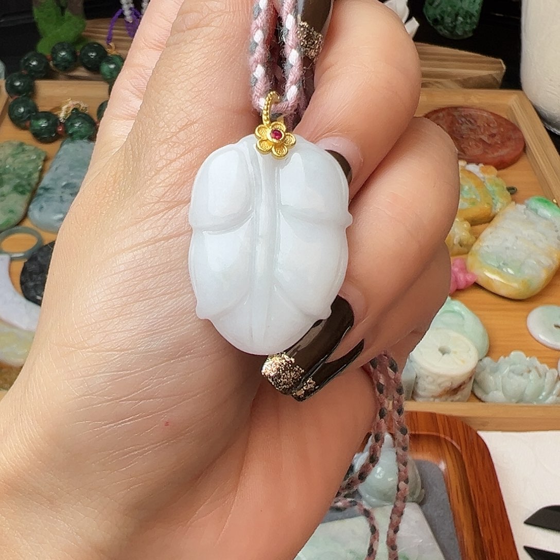 翡翠吊坠(赠链)未镶嵌吊坠3