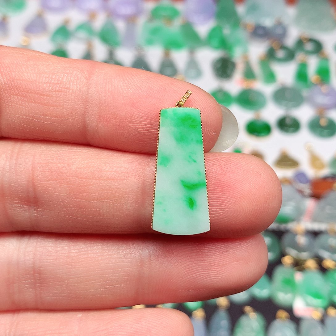 翡翠颈饰18K金镶嵌天然翡翠A货