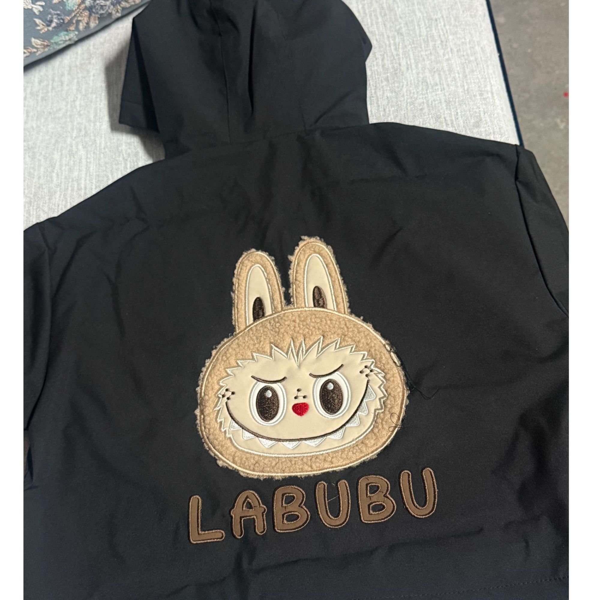 YY春秋薄款外套2025新款公仔labuabu春秋装洋气男连帽外套