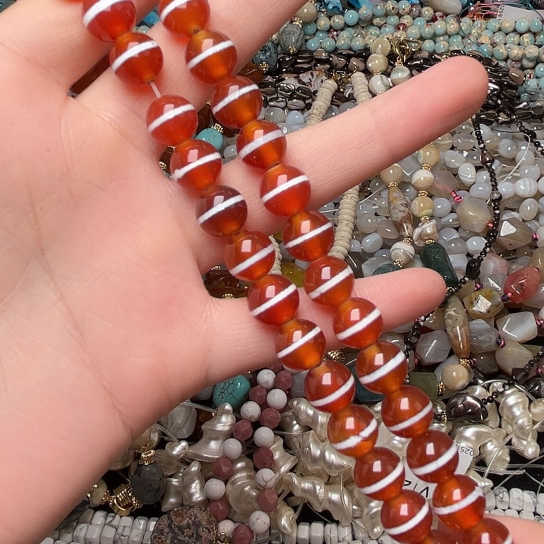 玛瑙/玉髓合金珠宝半成品V170。10mm天然一线天玛瑙圆珠一条