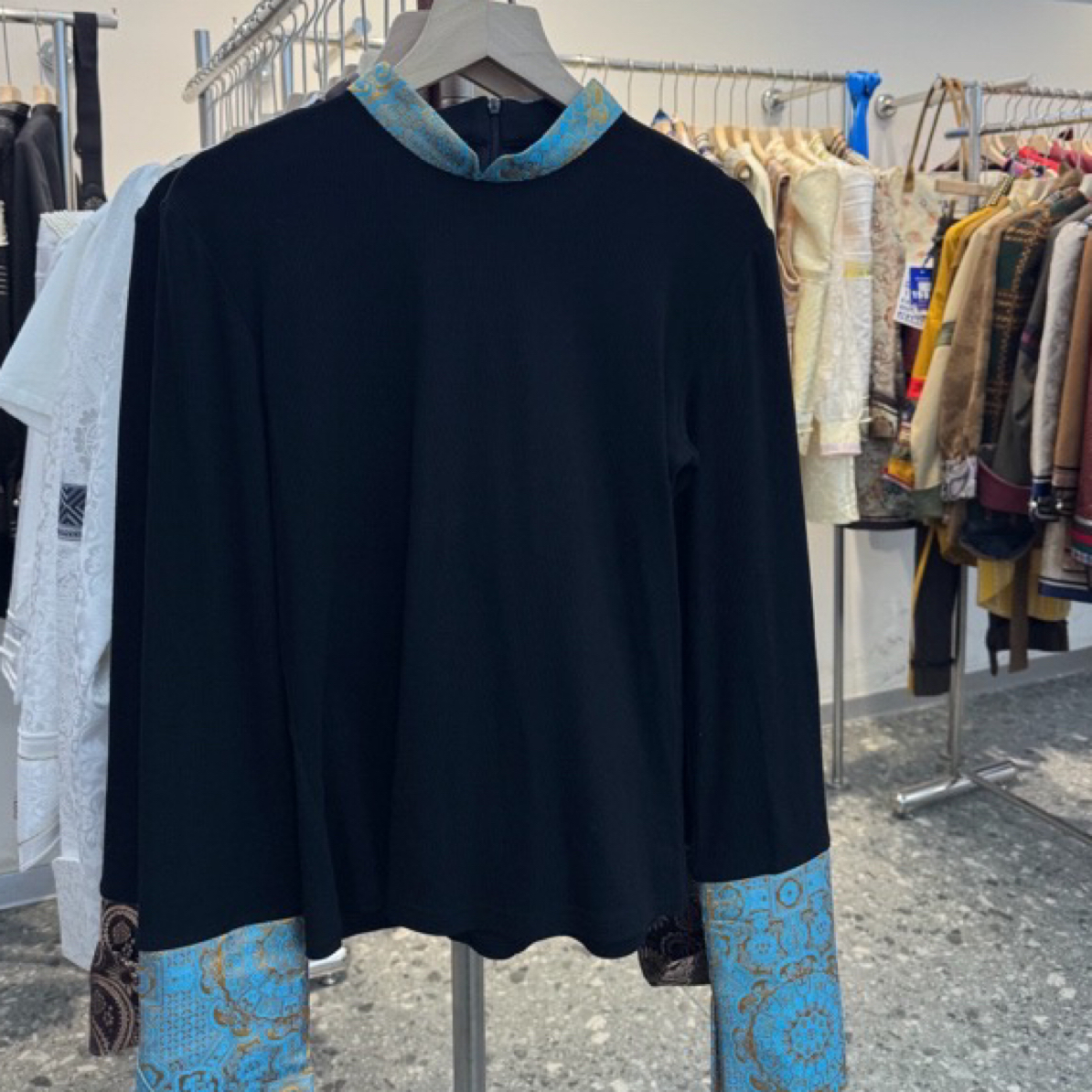 【蒙克】W0088民族风小立领绸缎拼接打底