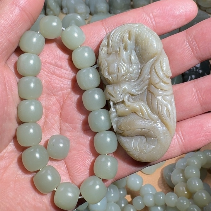 和田玉未镶嵌挂件