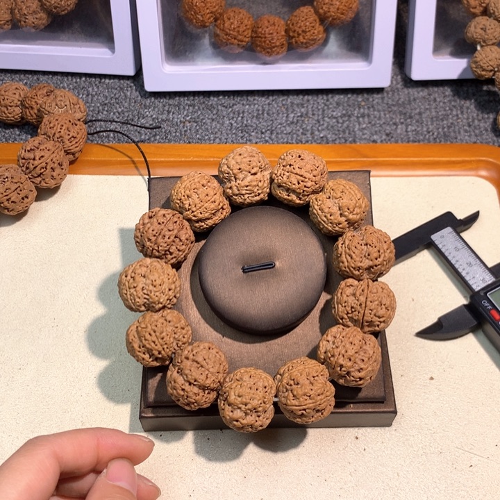 吊坠金刚菩提57号 满肉梅花