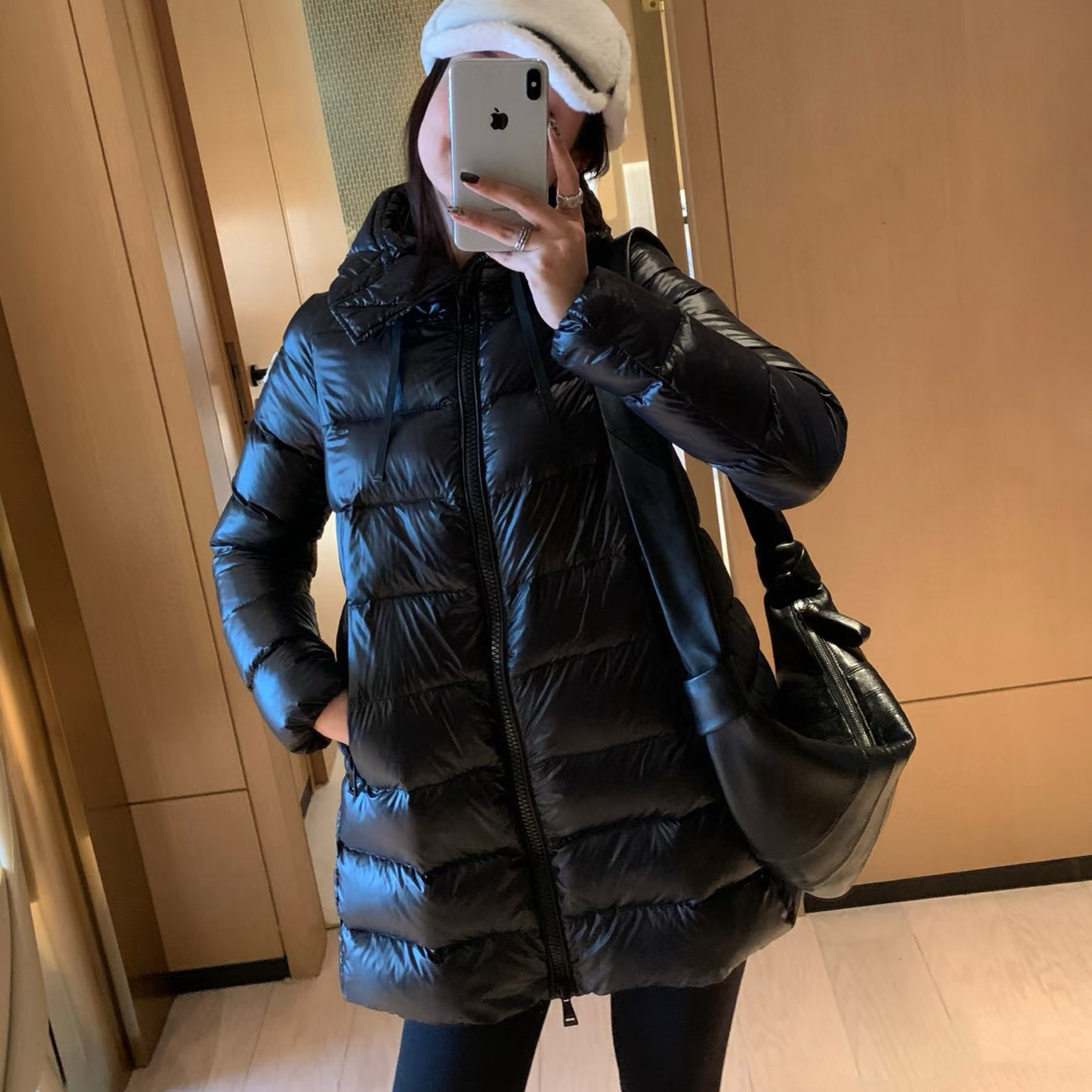 未使用 MONCLER 盟可睐 冬季亮面 中长款连帽羽绒服Suyen系列女款