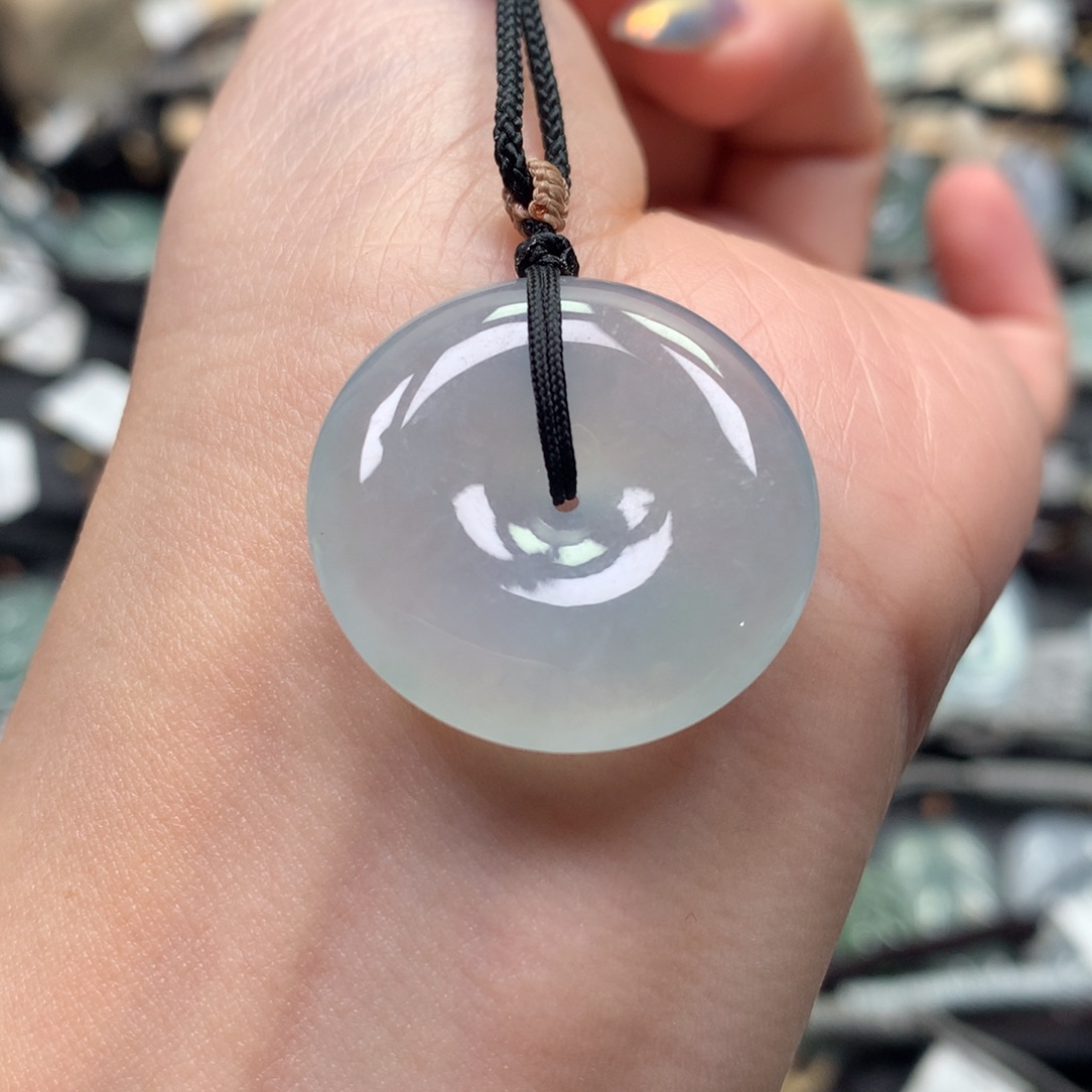 翡翠颈饰未镶嵌扣子