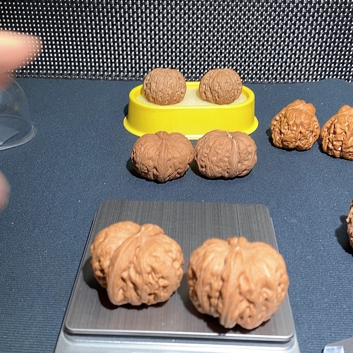 文玩核桃吊坠元宝