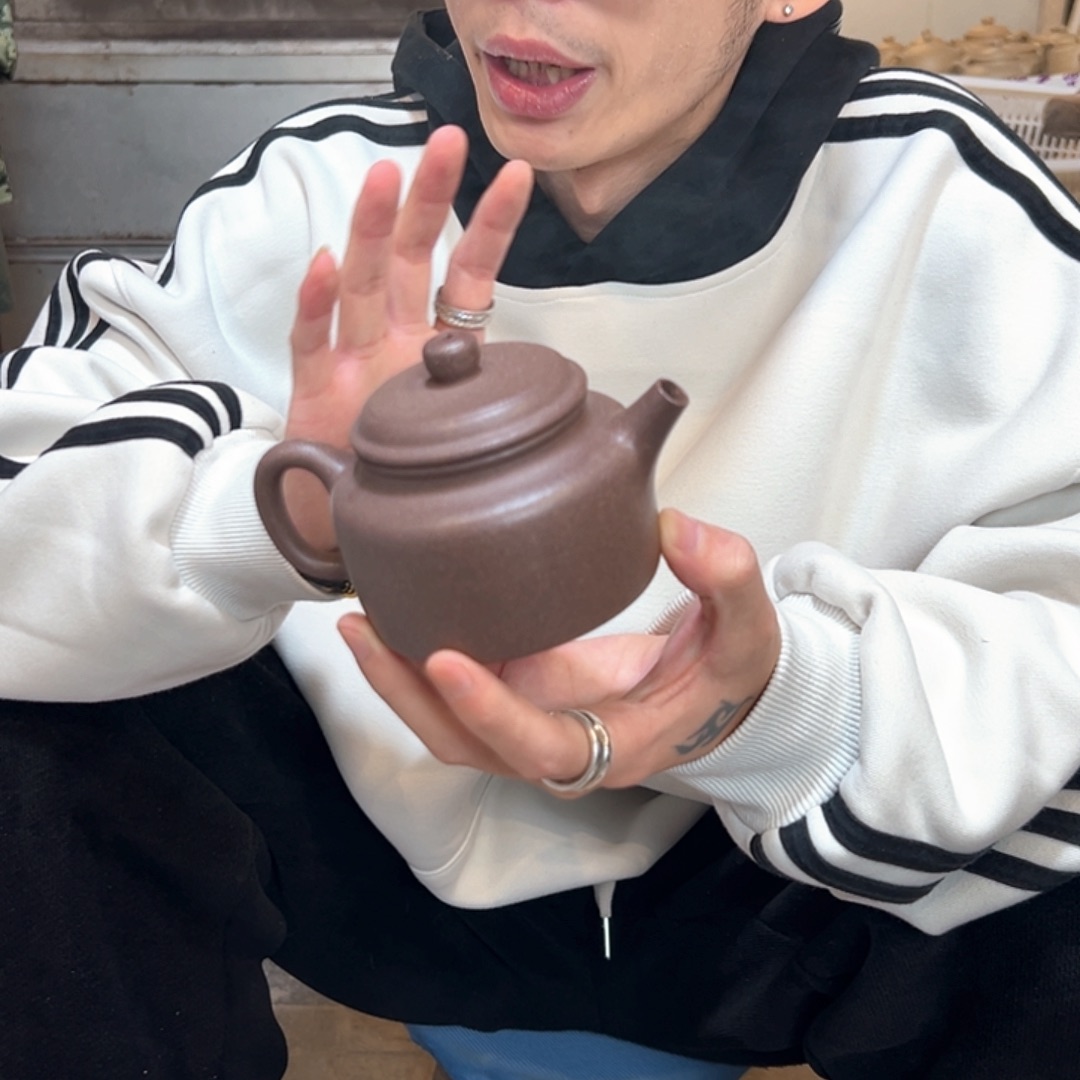 茶壶紫砂LZX。 全砂桃花泥。 德钟。200CC