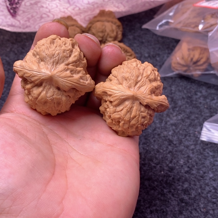 【闪购商品】文玩核桃吊坠46龙鼎