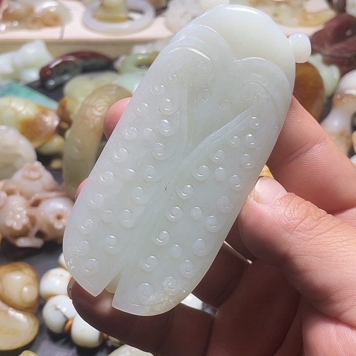颈饰未镶嵌和田玉（糖玉）