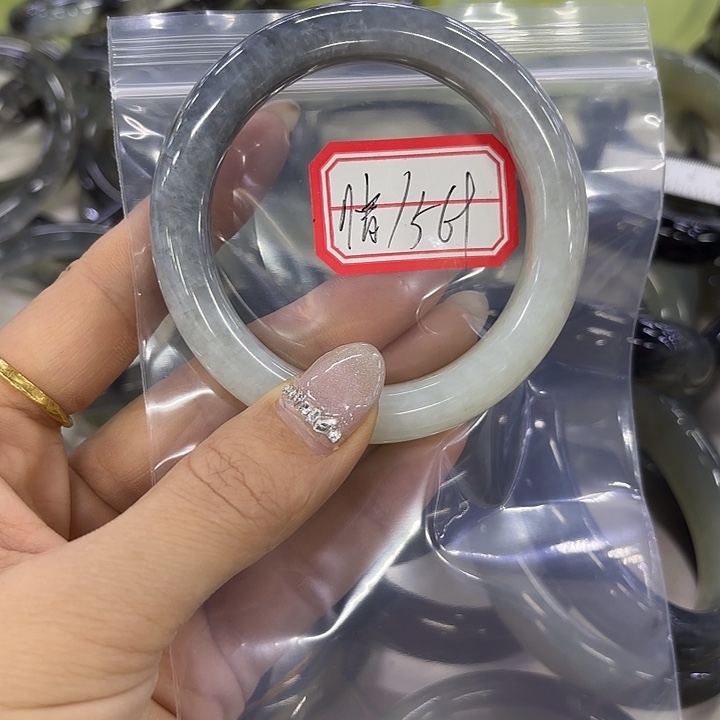 小***情蛇纹石玉未镶嵌手镯