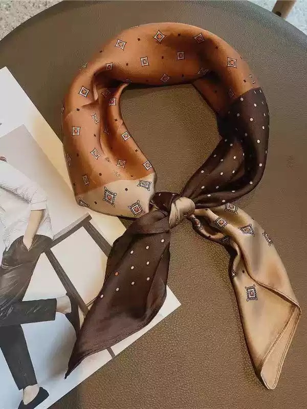 [渐变咖]韩版立体字母装饰围巾杭州丝绸70cm方巾