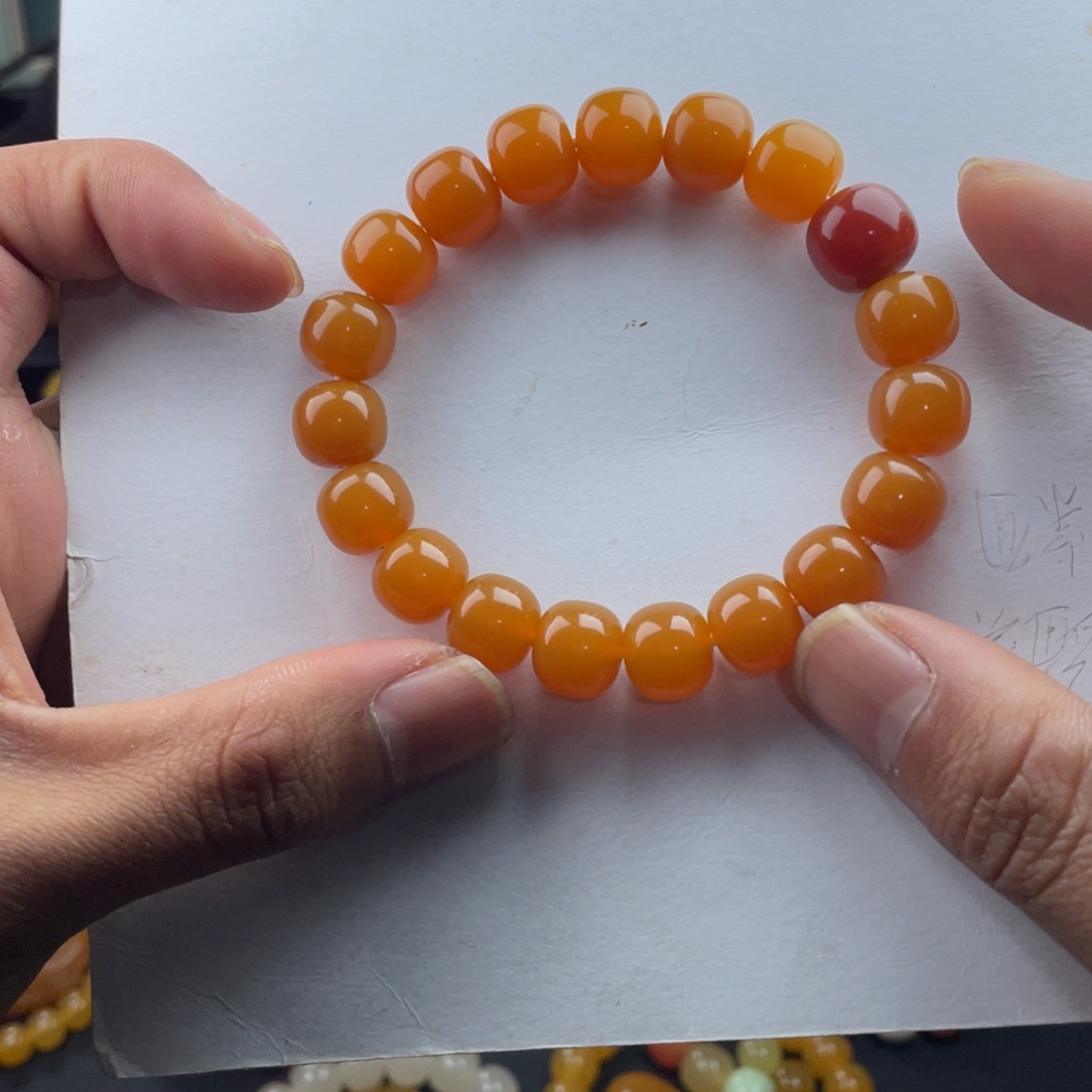 牧***戟石英质玉（缅黄）未镶嵌项链