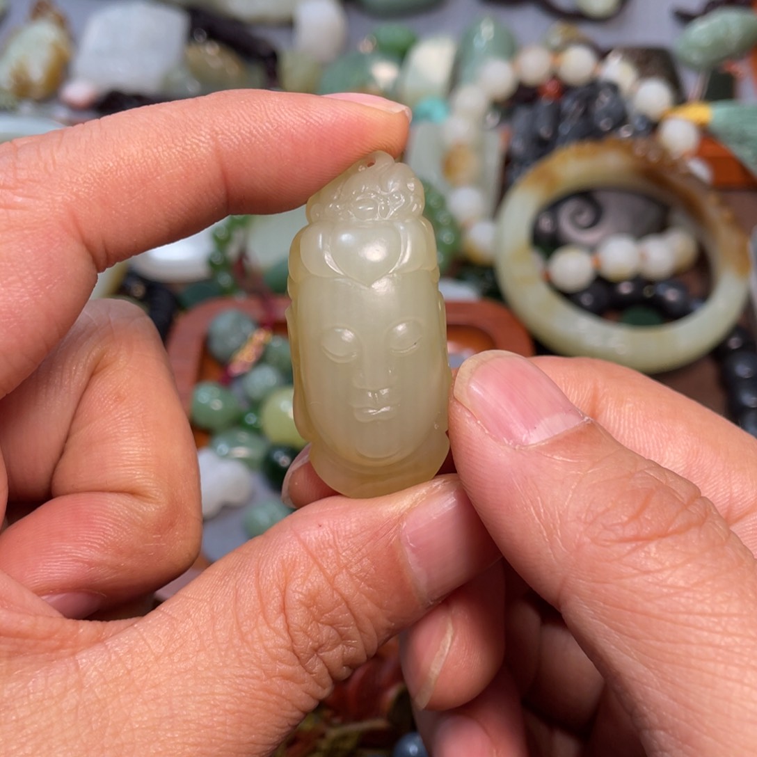 和田玉颈饰未镶嵌