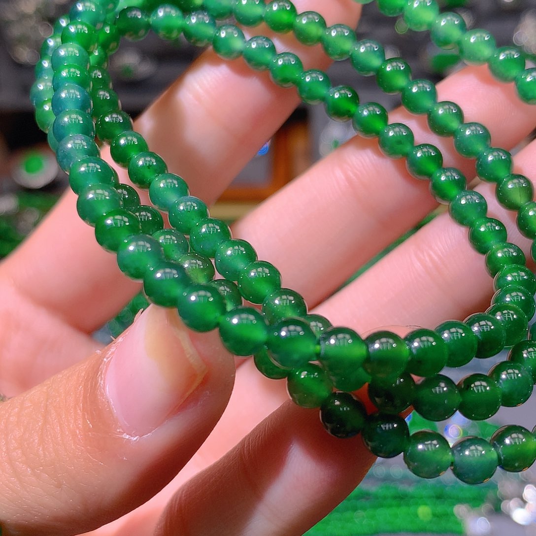 翡翠耳饰未镶嵌天然翡翠