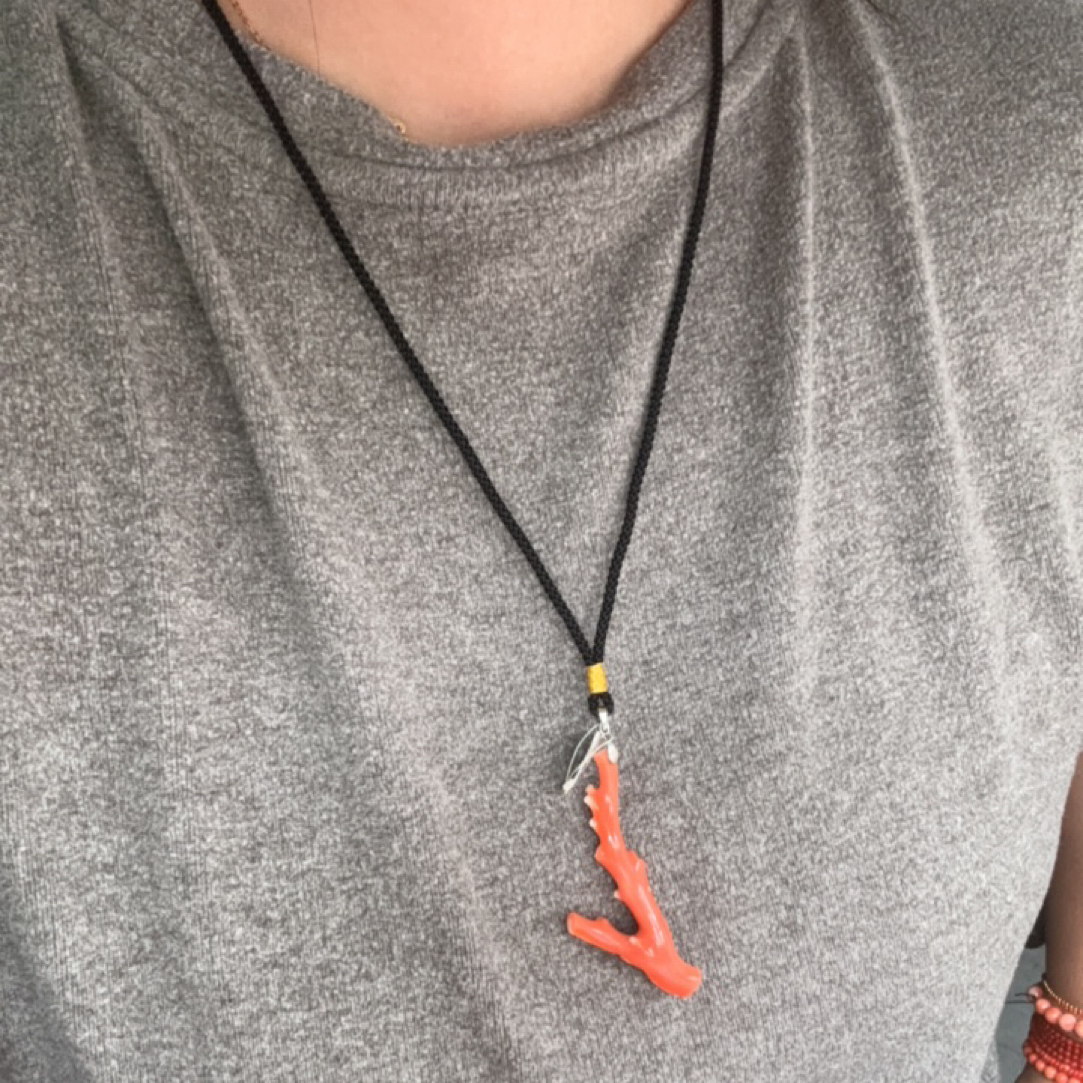 天然红珊瑚原枝吊坠搭配