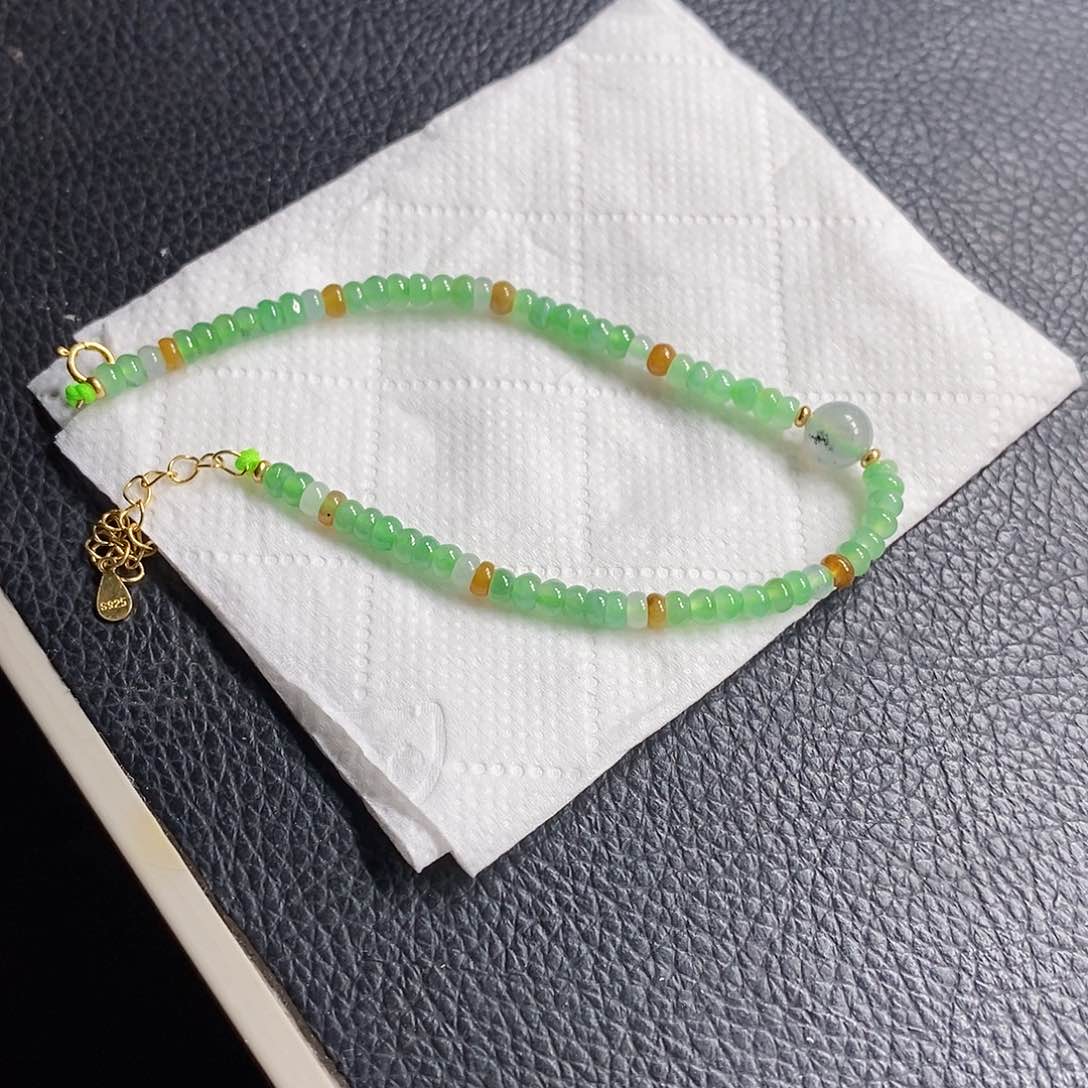 翡翠颈饰未镶嵌闪