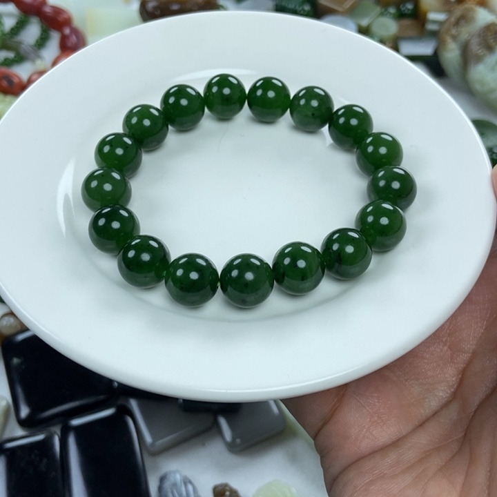 未镶嵌和田玉珠宝半成品龙**?
