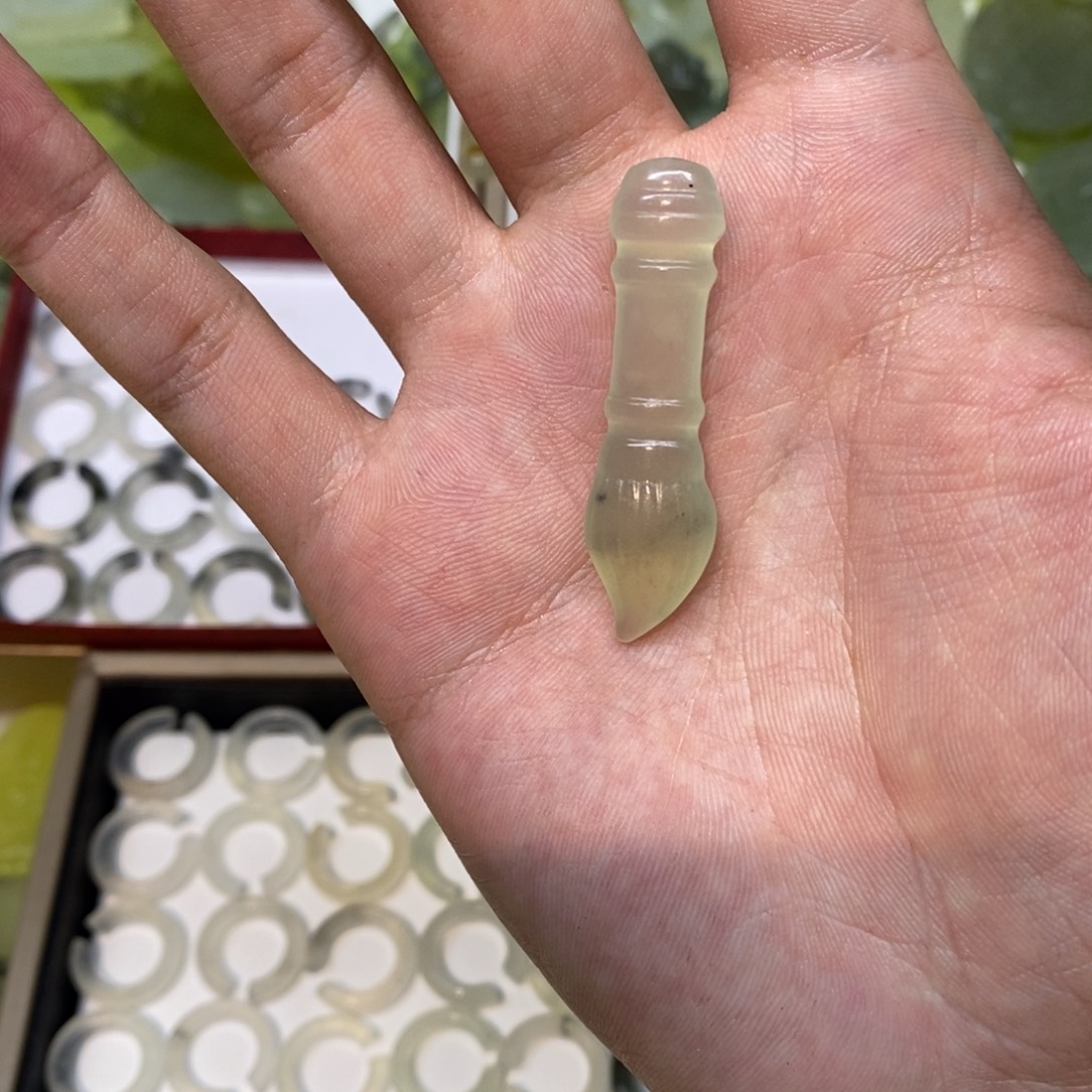 岫玉未镶嵌吊坠(不含链)两单包邮