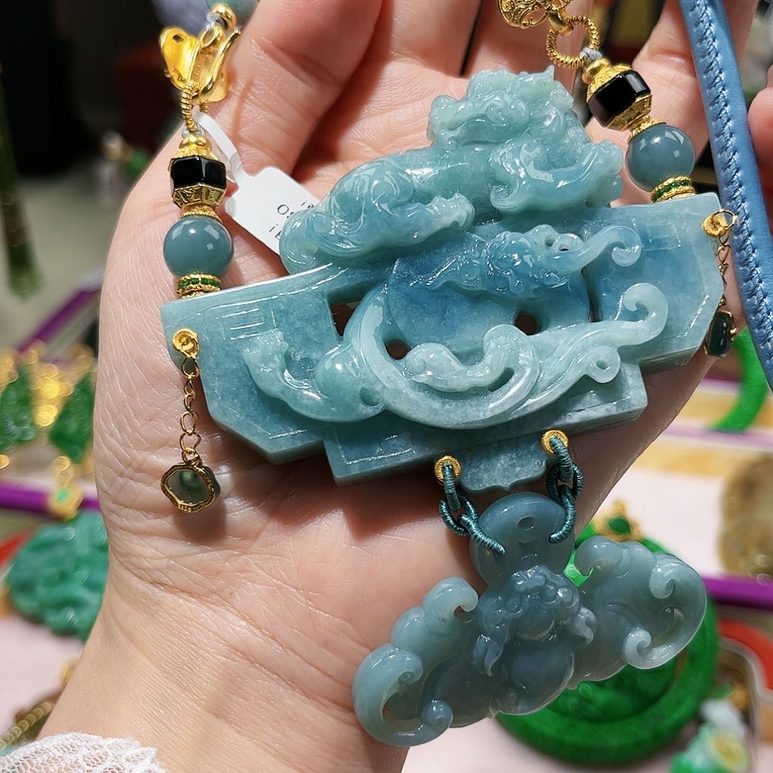 【闪购商品】翡翠吊坠(赠链)未镶嵌若*~福利
