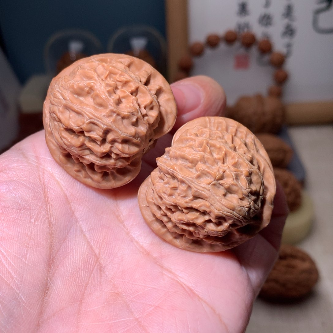 文玩核桃把件宫灯