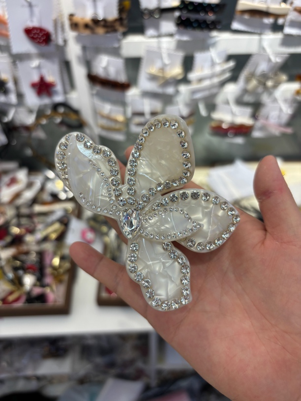 醋酸水钻抓夹重工精致赵露思同款立体三角梅花朵气质镶钻鲨鱼夹女