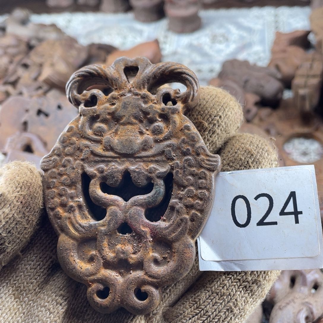 和田玉（糖玉）未镶嵌挂件