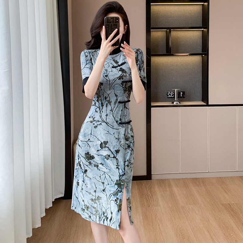 裙子碎花裙夏季新中式名媛设计感气质国风盘扣提花开叉淑女连衣裙