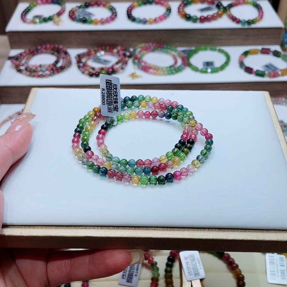 碧玺颈饰未镶嵌多样性发其一