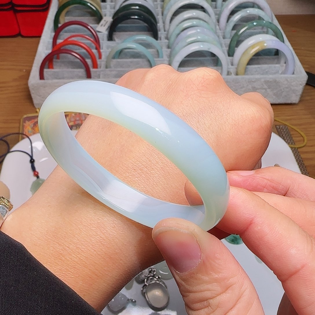 玛瑙/玉髓手镯未镶嵌