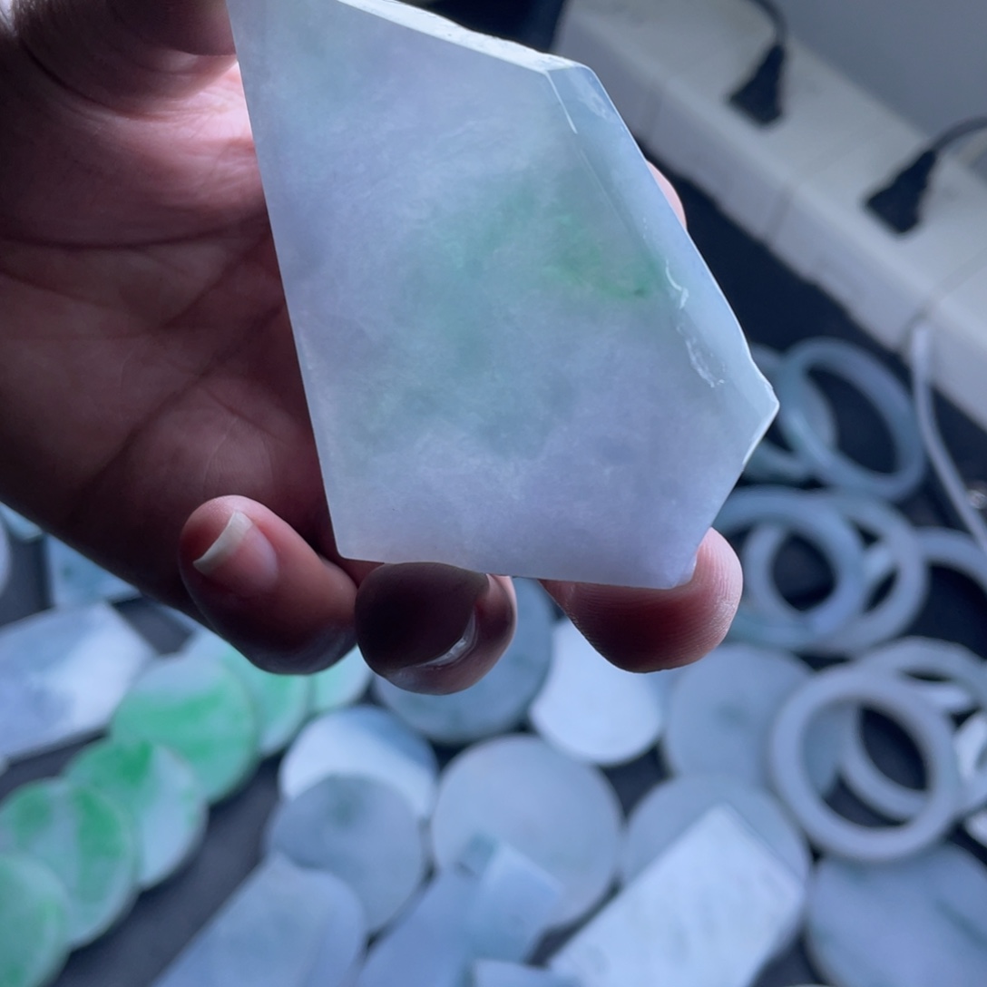 未镶嵌定制翡翠  