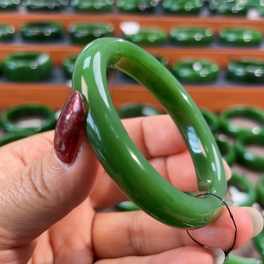 未镶嵌手镯和田玉（碧玉）兰