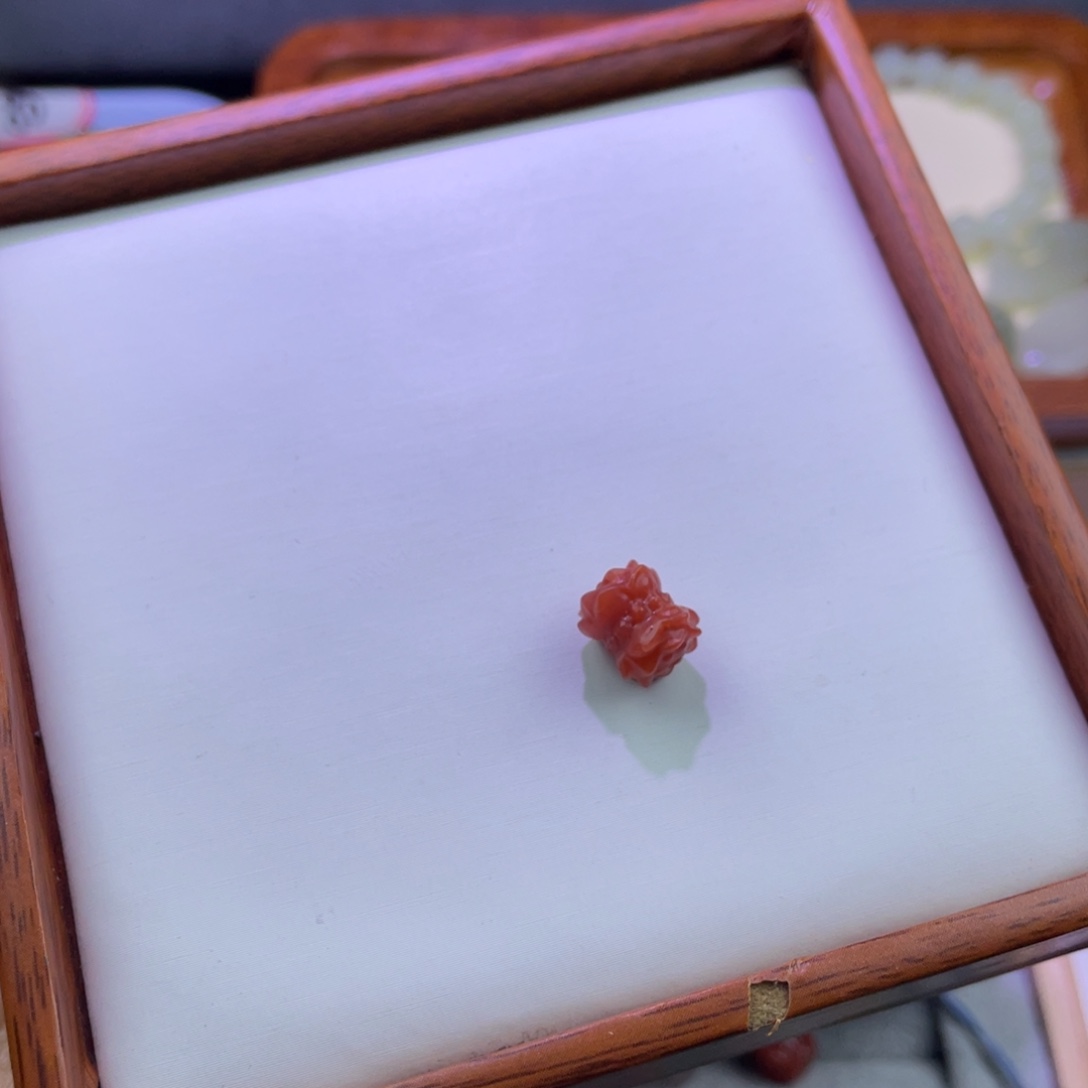 南红玛瑙配饰9K金镶嵌