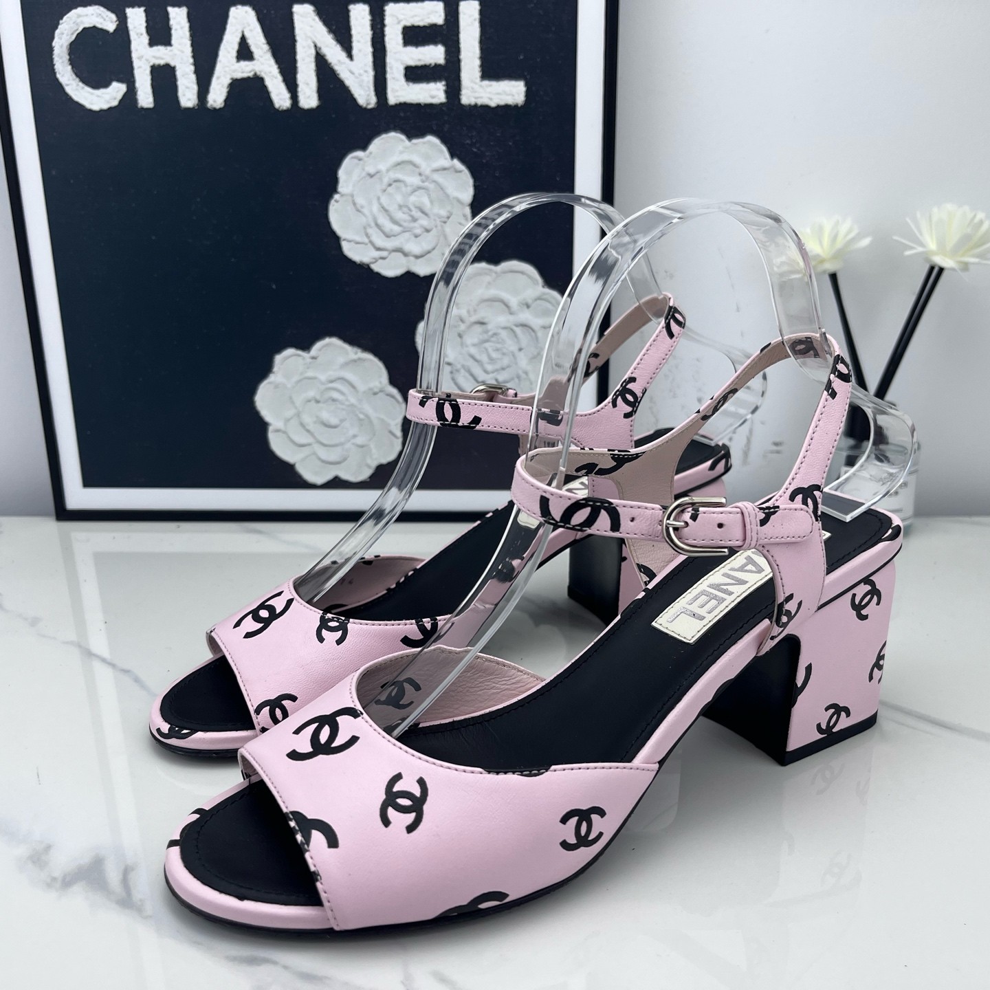 99新 Chanel/香奈儿 chanel香奈儿 黑粉满印高跟鞋 39码/jm02256