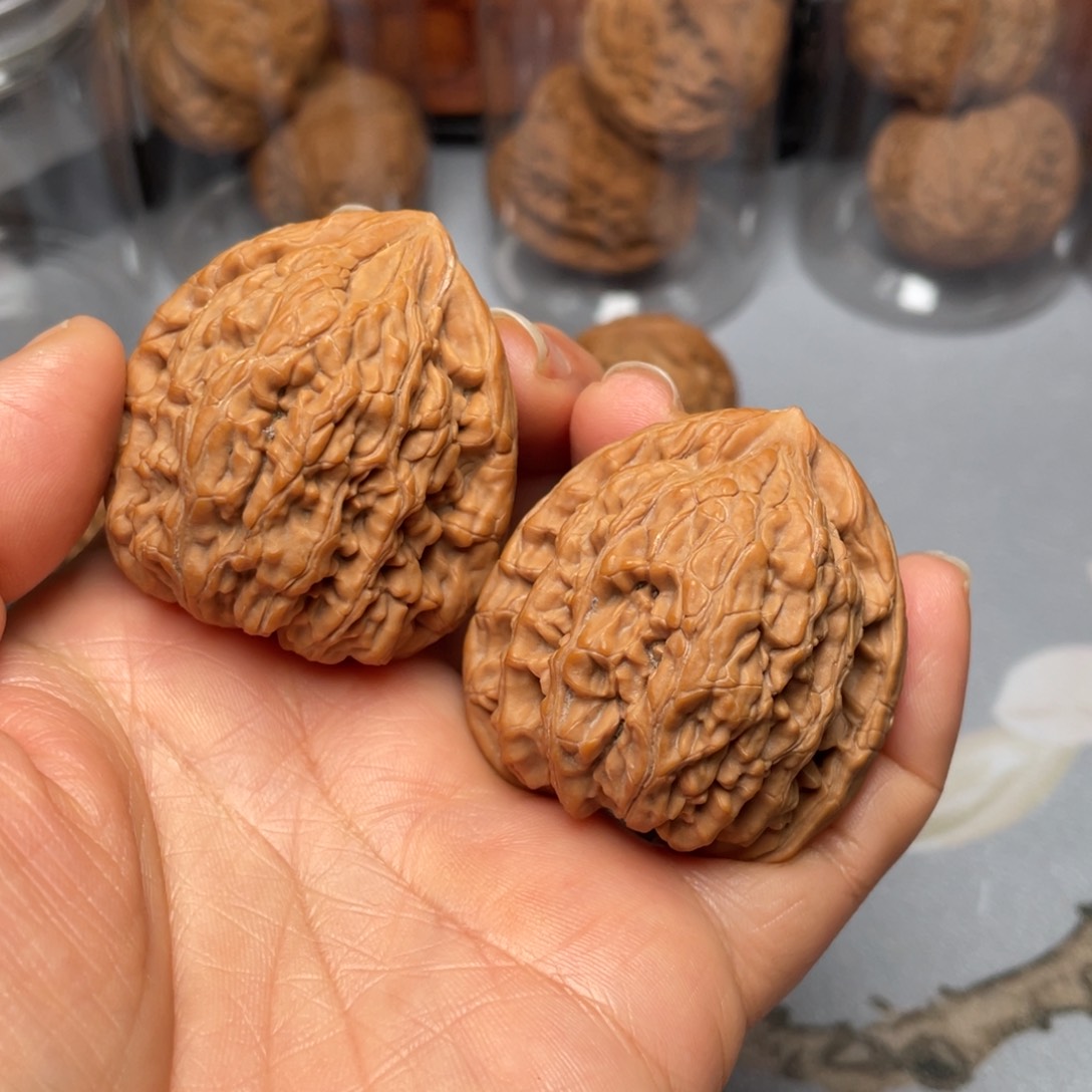 【闪购商品】文玩核桃吊坠虎头王………