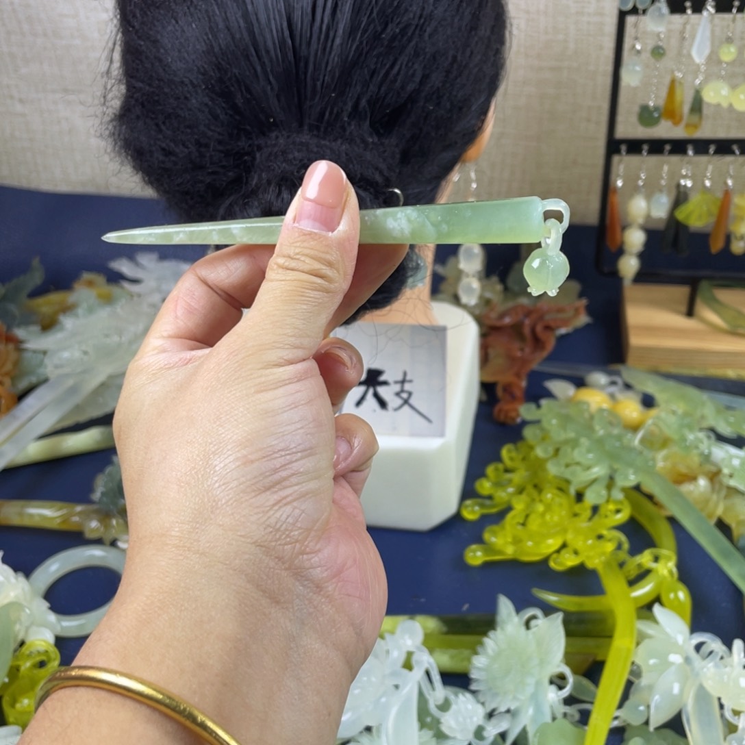 蛇纹石玉未镶嵌发饰