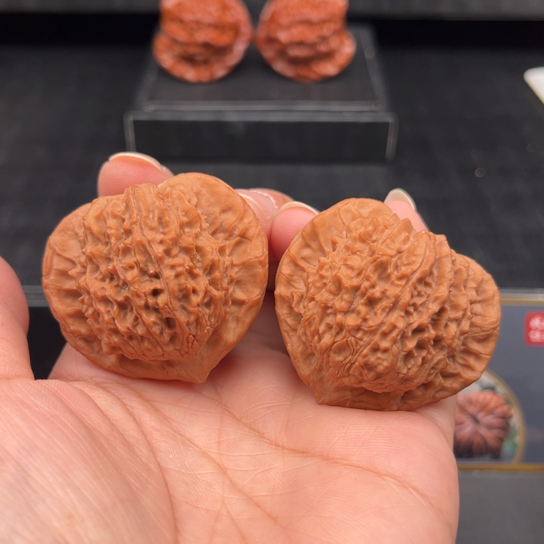 【闪购商品】吊坠文玩核桃弹***牛帽子