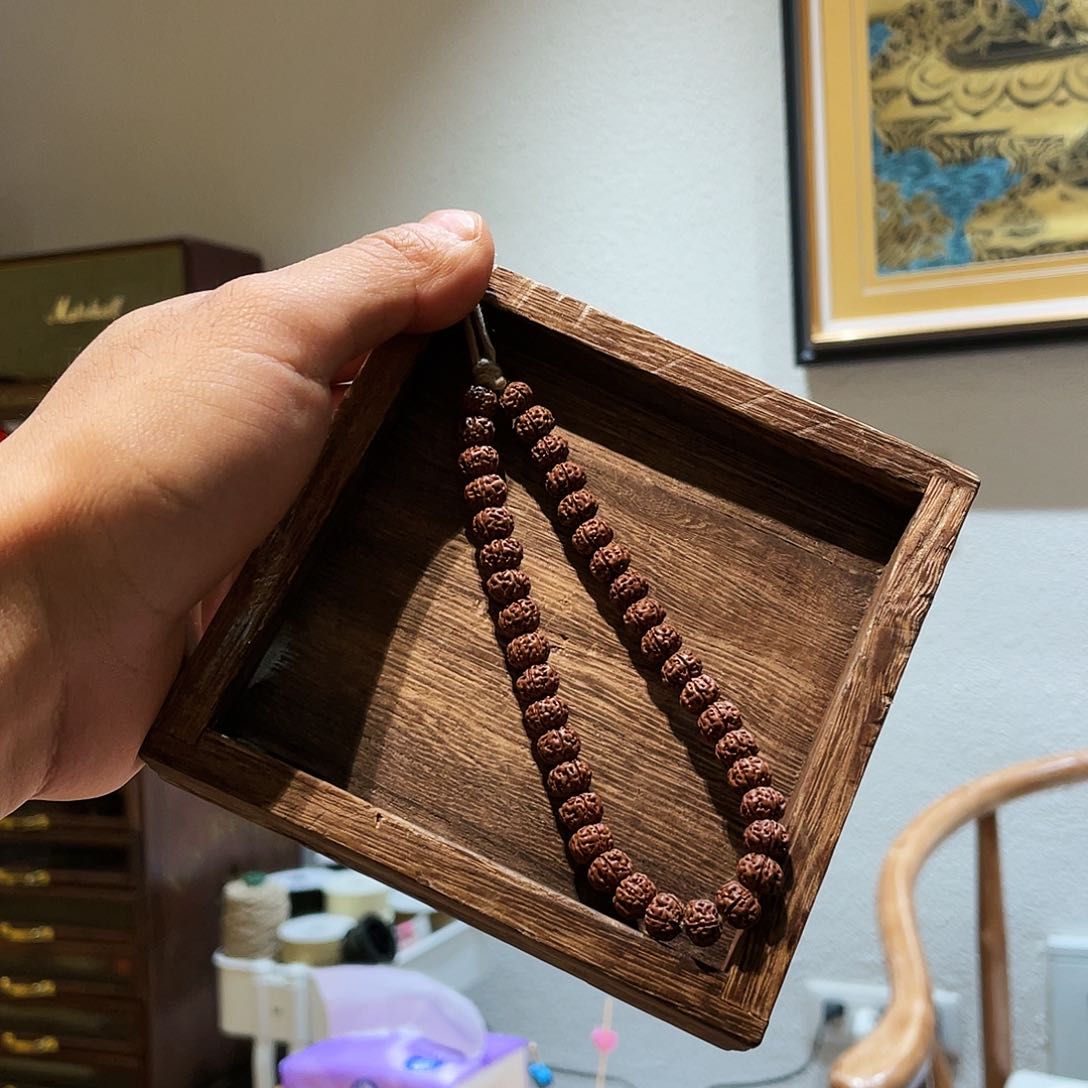 金刚菩提吊坠老树王手持8.7随意下水。